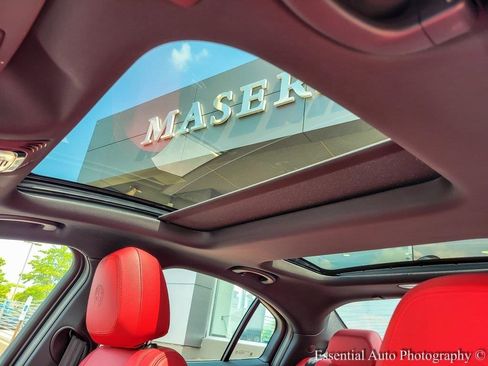 New 2025 Alfa Romeo Giulia AWD w/ Veloce Package AWD image 10