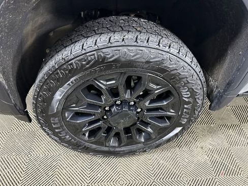 Used 2024 GMC Sierra 2500 AT4 w/ AT4 Premium Plus Package image 10