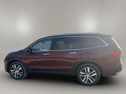 Used 2018 Honda Pilot Touring image 9