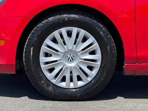 Used 2013 Volkswagen Golf 4-Door FWD image 22