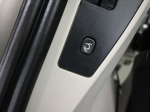 Used 2016 Dodge Grand Caravan SXT w/ Rear Park Assist Package image 52