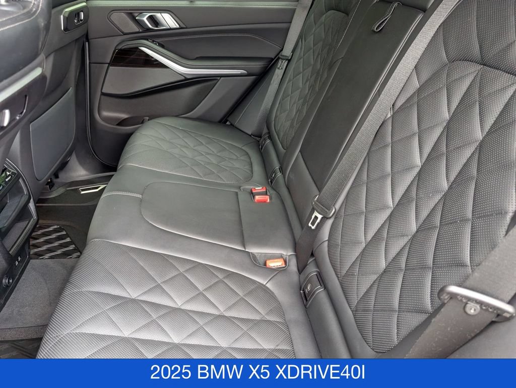 Used 2025 BMW X5 xDrive40i w/ Premium Package AWD/4WD image 17