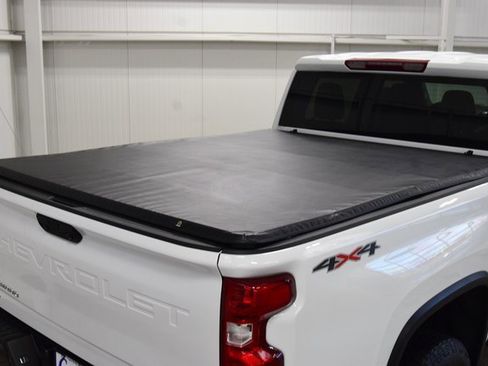 Used 2024 Chevrolet Silverado 2500 Custom w/ Custom Value Package image 27