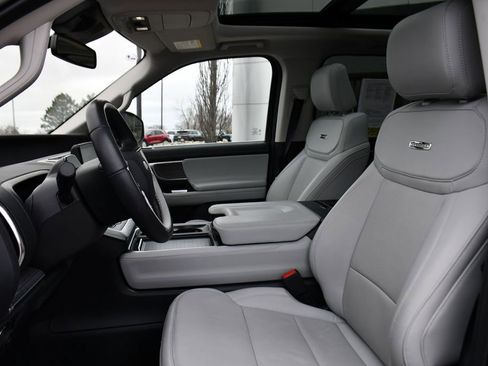 Used 2025 Ford Expedition Platinum AWD/4WD image 13