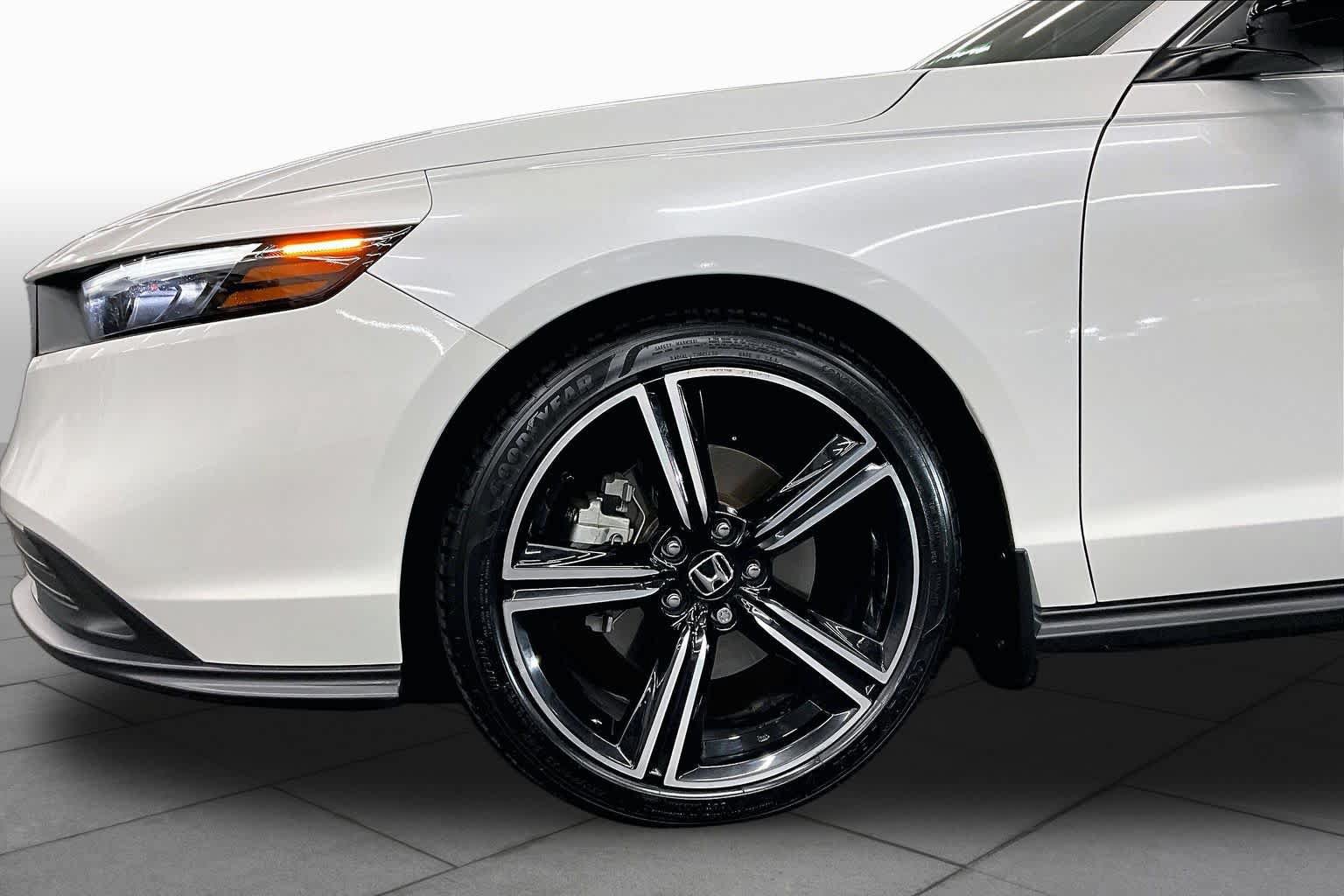 Used 2023 Honda Accord Sport image 10