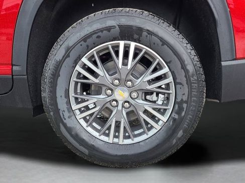 New 2026 Chevrolet Traverse LT image 8