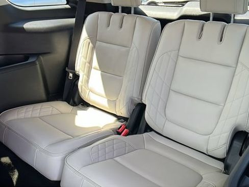 Used 2017 Ford Explorer Platinum AWD/4WD image 19
