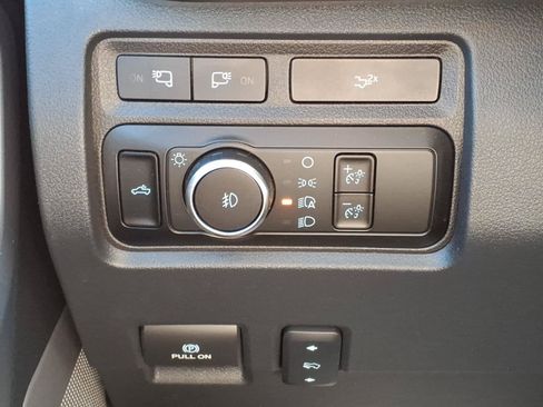 Certified 2024 Ford F250 Lariat w/ Lariat Ultimate Package AWD/4WD image 19