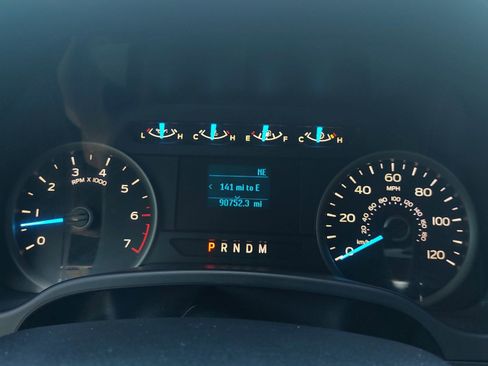 Used 2018 Ford F150 XLT AWD/4WD image 18