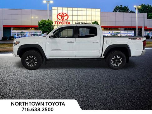 Used 2019 Toyota Tacoma TRD Off-Road image 3