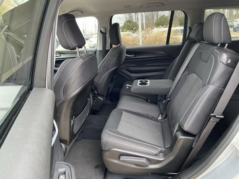 Used 2023 Jeep Grand Cherokee L Laredo image 48