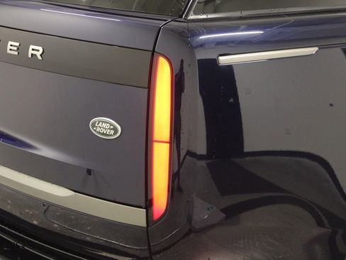 Used 2023 Land Rover Range Rover SE image 11