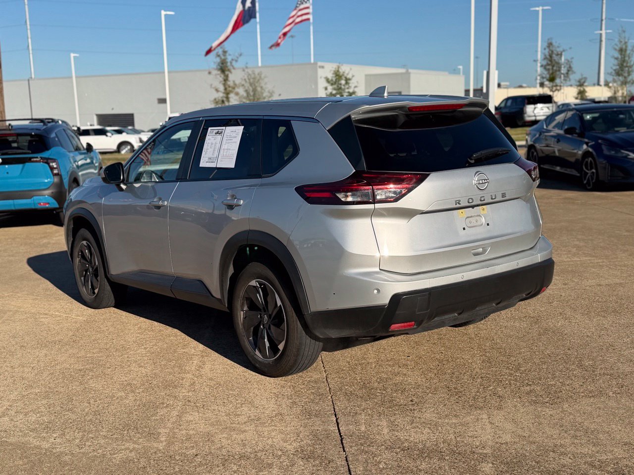 Certified 2025 Nissan Rogue SV FWD image 7