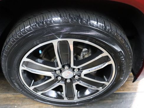 Used 2019 GMC Acadia Denali w/ Technology Package FWD image 25