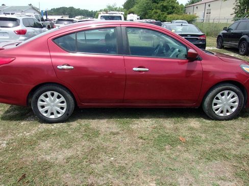 Used 2017 Nissan Versa SV FWD image 8