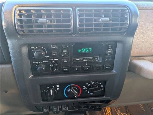 Used 1999 Jeep Wrangler Sahara image 17
