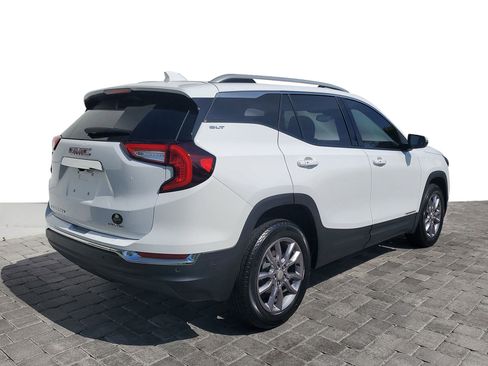 Used 2023 GMC Terrain SLT w/ LPO, Floor Liner Package AWD/4WD image 6