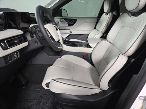 New 2026 Lincoln Aviator Black Label AWD/4WD image 13