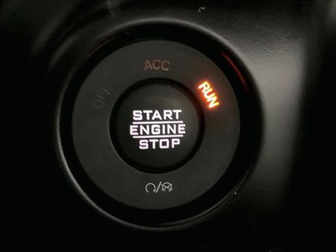 Used 2021 Jeep Wrangler Unlimited Sahara AWD/4WD image 36