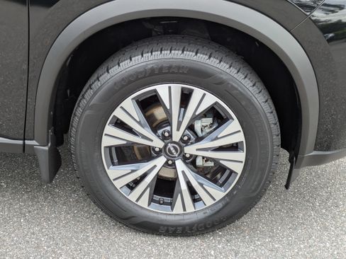 Certified 2023 Nissan Rogue SV AWD/4WD image 11