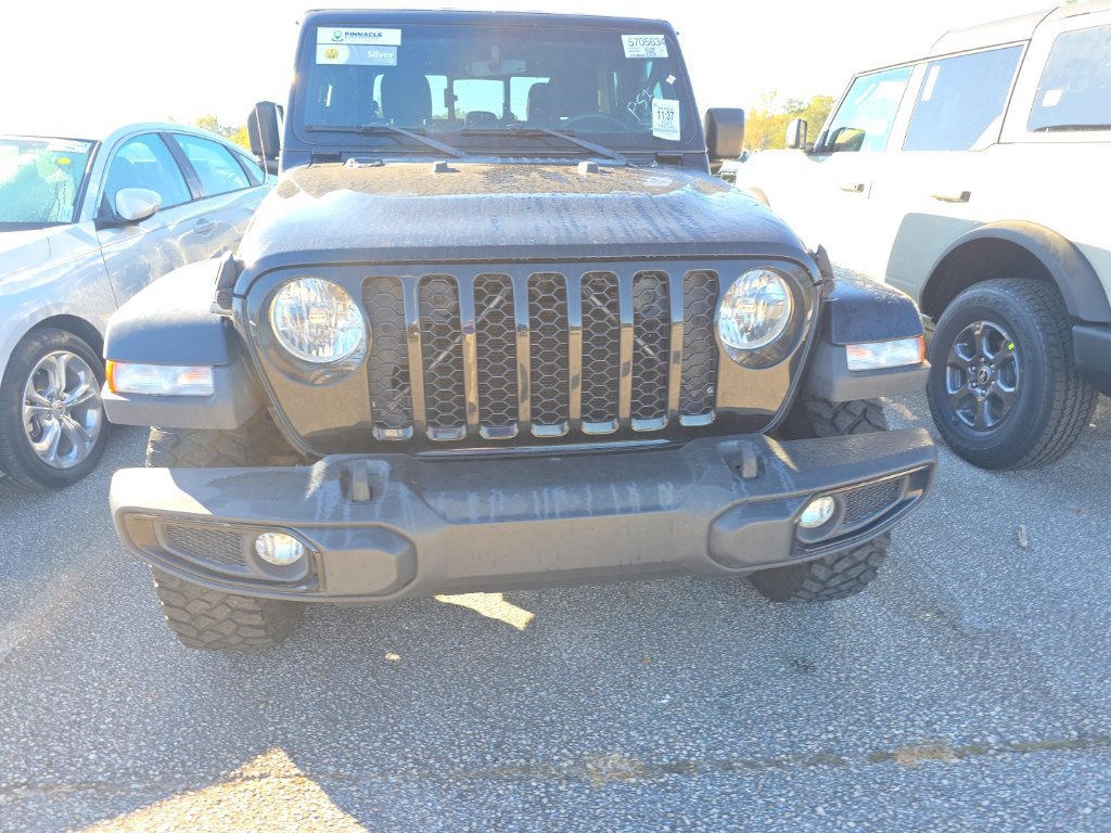 Used 2023 Jeep Gladiator Sport AWD/4WD image 7