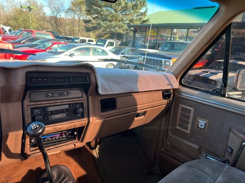 Used 1986 Ford F150 4x4 Regular Cab image 10