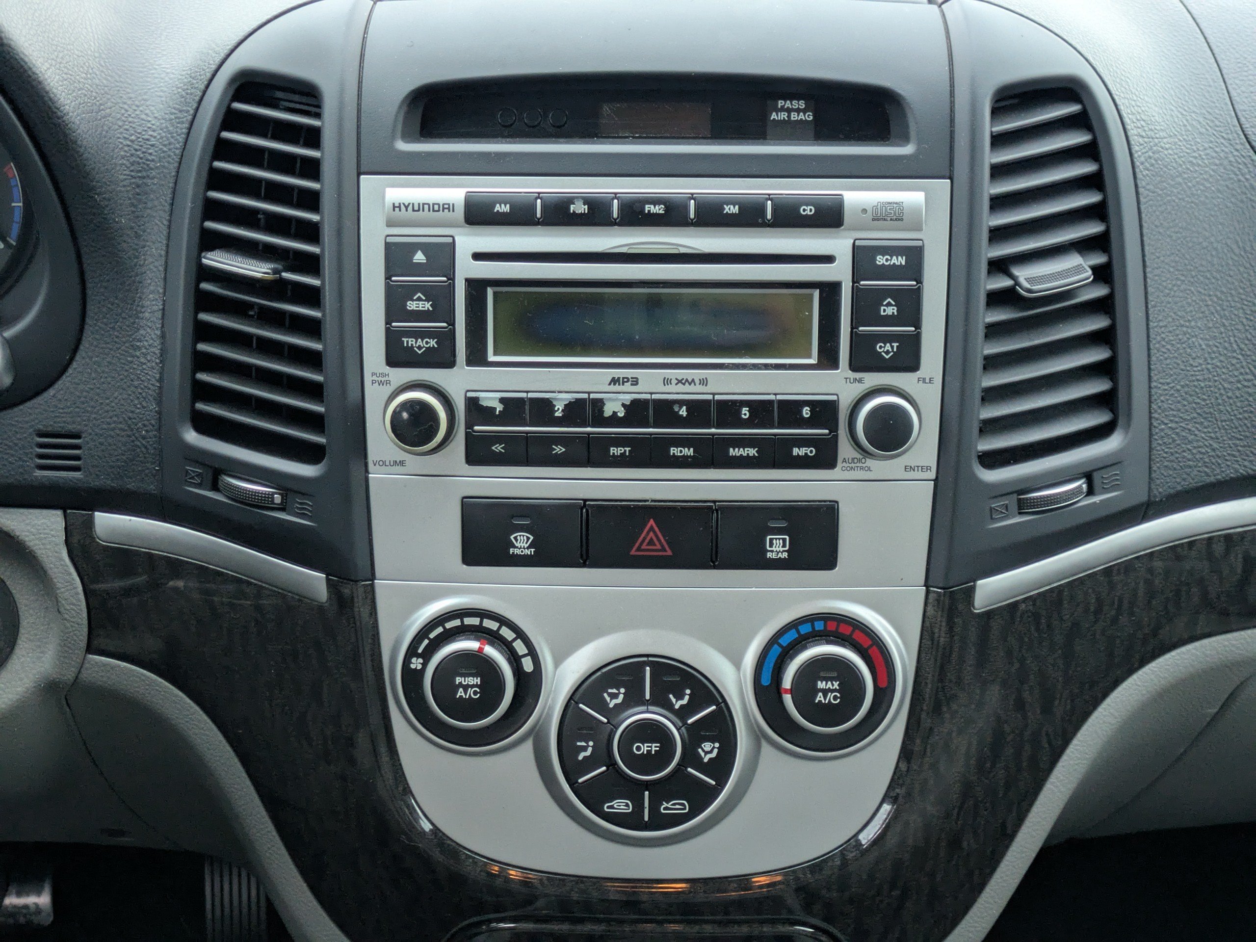 Used 2008 Hyundai Santa Fe GLS FWD image 16