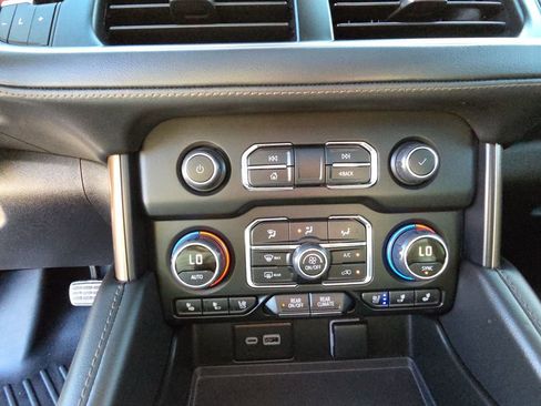 Used 2023 Chevrolet Tahoe High Country image 23