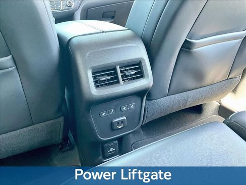 Used 2022 Chevrolet Equinox Premier AWD/4WD image 13