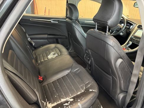 Used 2015 Ford Fusion SE w/ Equipment Group 202A image 21