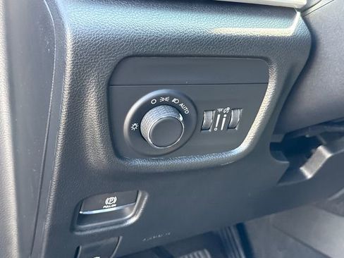 New 2025 Jeep Grand Cherokee Altitude image 15