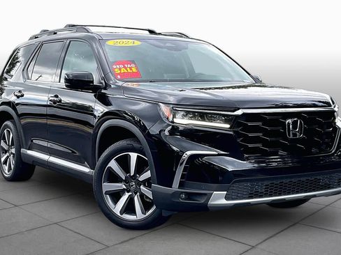 Used 2024 Honda Pilot Touring image 3