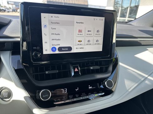 Used 2025 Toyota Corolla SE image 17