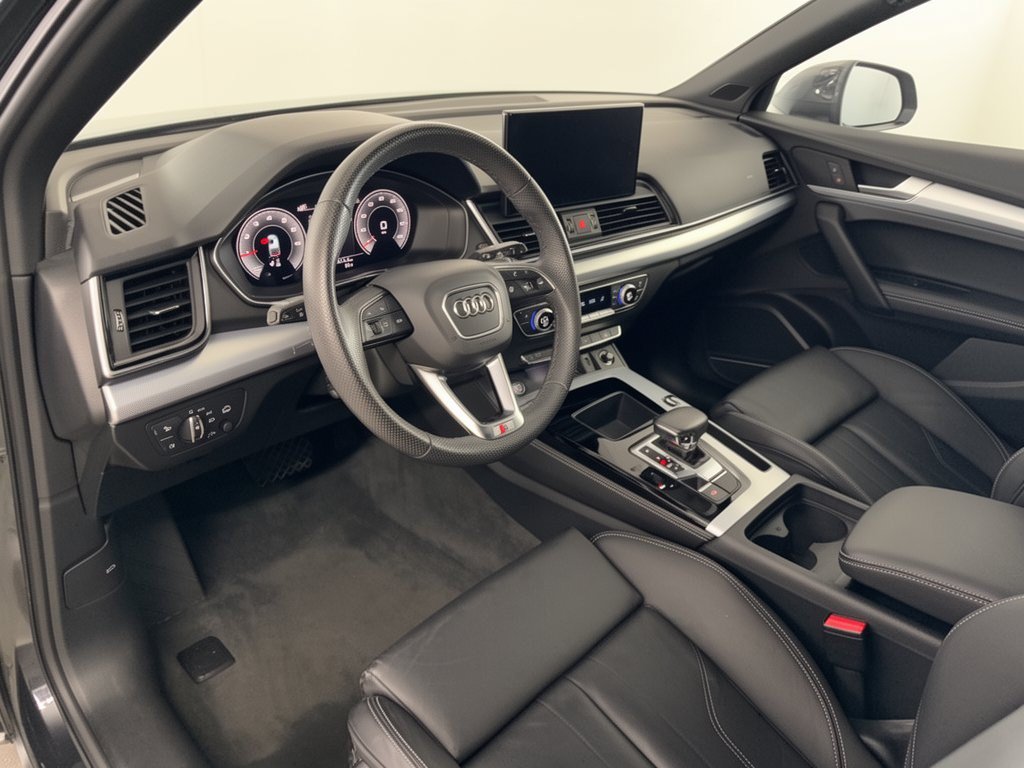 Used 2024 Audi Q5 2.0T Premium Plus w/ Premium Plus Package AWD/4WD image 4