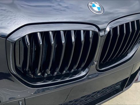 Used 2023 BMW X5 xDrive40i w/ M Sport Package image 29