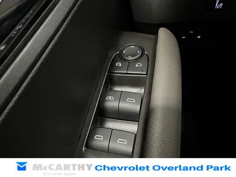 Used 2024 Chevrolet Colorado ZR2 w/ Technology Package AWD/4WD image 17