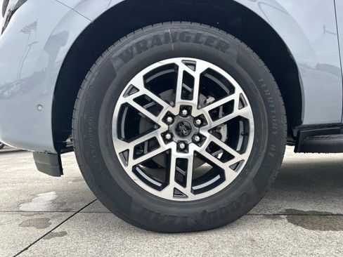 New 2025 Ford Expedition Active image 11