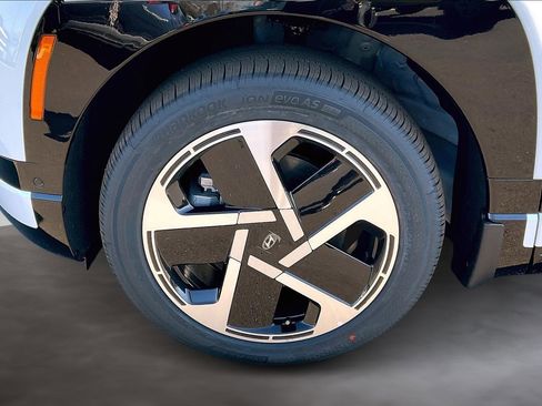 New 2026 Hyundai Ioniq 9 Limited image 13