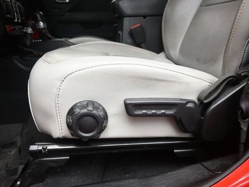 Used 2021 Jeep Gladiator Mojave AWD/4WD image 14