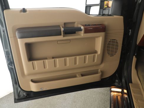 Used 2015 Ford F250 King Ranch image 9