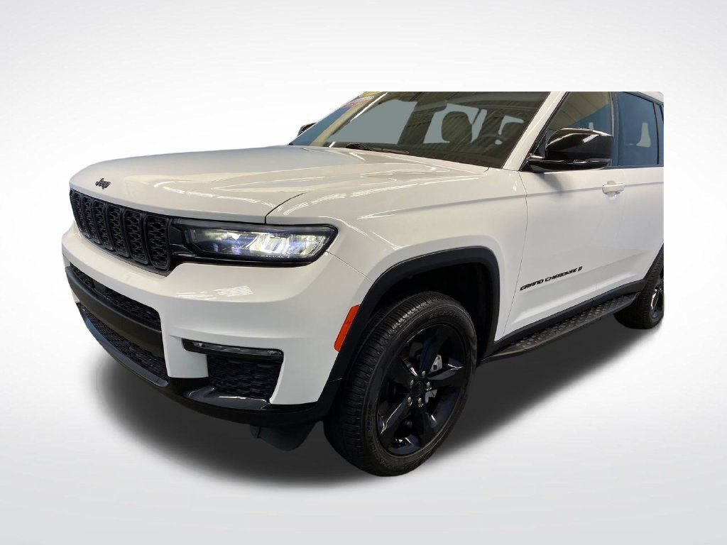 Certified 2025 Jeep Grand Cherokee L Limited w/ Black Appearance Package AWD/4WD image 51