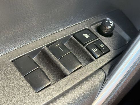 Used 2023 Toyota Corolla Cross L FWD image 27
