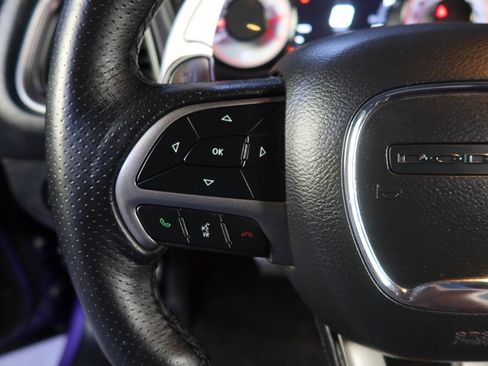 Used 2019 Dodge Challenger R/T Scat Pack w/ Shaker Package image 29