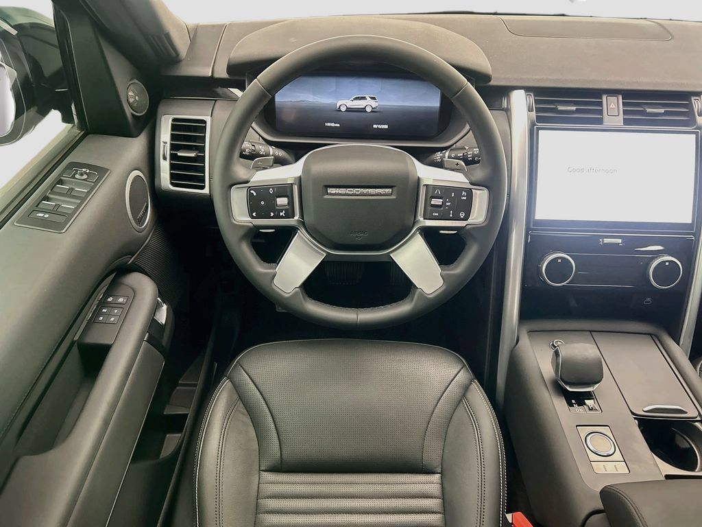 Used 2025 Land Rover Discovery S AWD/4WD image 10
