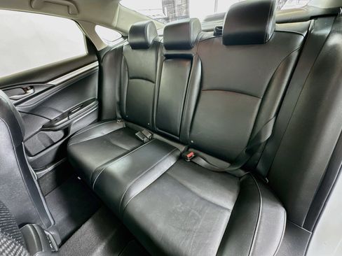 Used 2019 Honda Civic Touring image 24