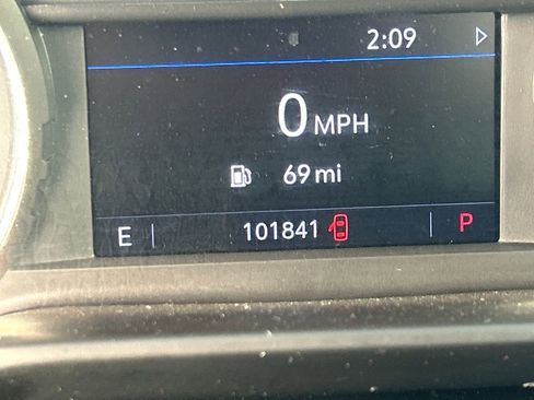 Used 2020 Chevrolet Silverado 1500 LT image 18