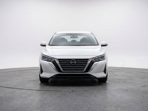 Used 2025 Nissan Sentra S FWD image 2