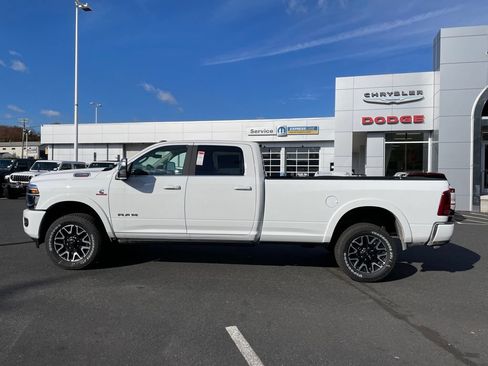 New 2026 RAM 2500 Limited AWD/4WD image 4