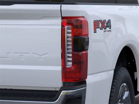 New 2025 Ford F350 Lariat w/ Chrome Package image 21