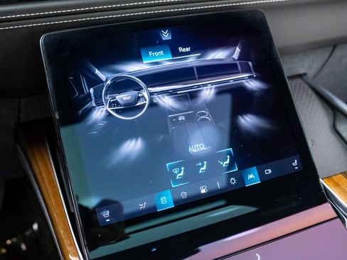 Certified 2026 Cadillac Escalade Platinum Sport AWD/4WD image 29